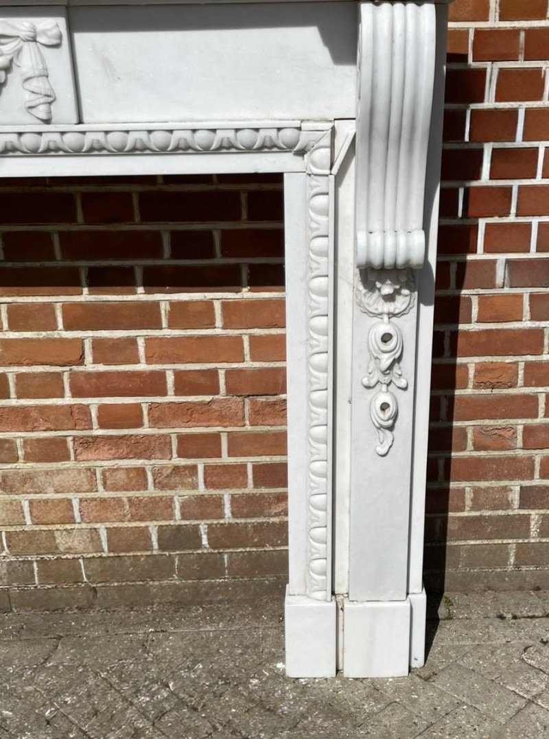 Fine Pair of Large Antique Edwardian Quality Carved White Marble Fireplaces - Image 5